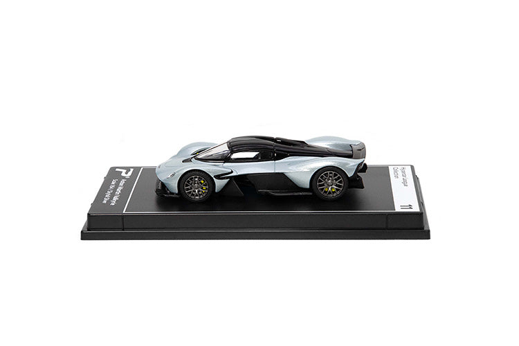 H11 - Aston Martin Valkyrie (Skyfall Silver)